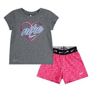 Nike cute pink heart 💖 active shorts set